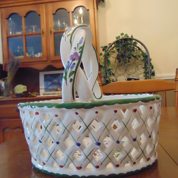 RC&CL Decorative Ceramic Basket - Picture 3 of 8